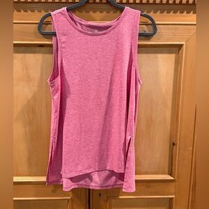 GapFit Breathe Pink Sleeveless Athletic Top
(Size small)